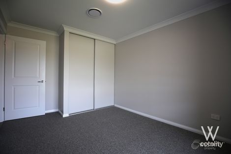 Property photo of 92 Emerald Drive Kelso NSW 2795