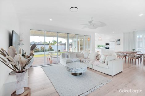 Property photo of 1 Dabchick Drive Burleigh Waters QLD 4220