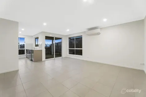 Property photo of 2/3 Diva Lane Glenvale QLD 4350