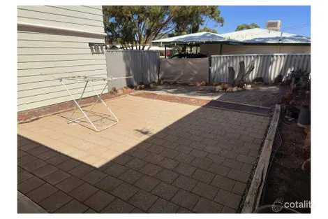 Property photo of 2/67 Pioneer Drive Roxby Downs SA 5725
