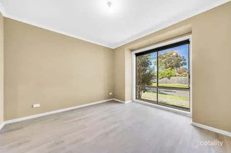 Property photo of 11 Szer Way Carrum Downs VIC 3201