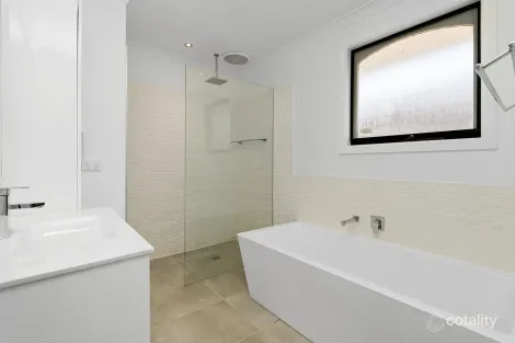 Property photo of 56 Willow Road Frankston VIC 3199