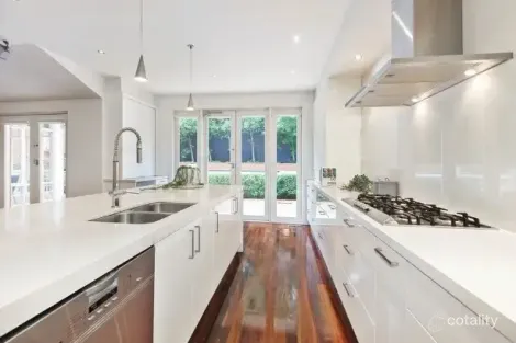 Property photo of 18 Miller Grove Kew VIC 3101