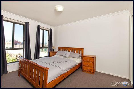 Property photo of 32 Refshauge Crescent Macgregor ACT 2615