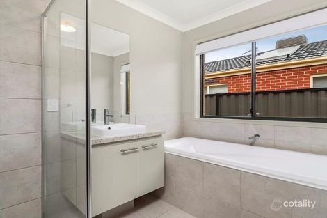 Property photo of 28 Bilby Street Craigieburn VIC 3064