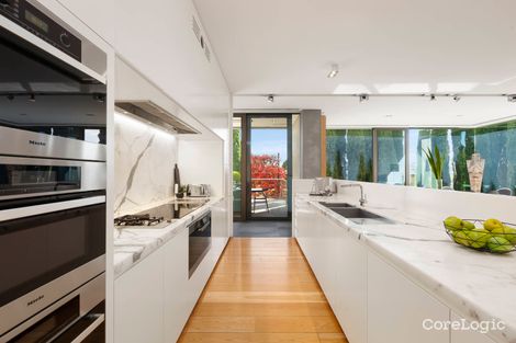 Property photo of 20 Linlithgow Road Toorak VIC 3142