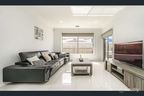 Property photo of 33 Hockley Avenue Mickleham VIC 3064
