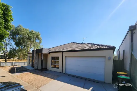 Property photo of 6 Kunuka Circuit Caroline Springs VIC 3023