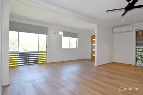 Property photo of 4 Harrier Avenue New Auckland QLD 4680
