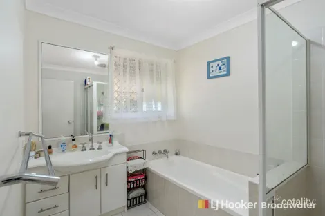 Property photo of 1/2 Brown Street Labrador QLD 4215