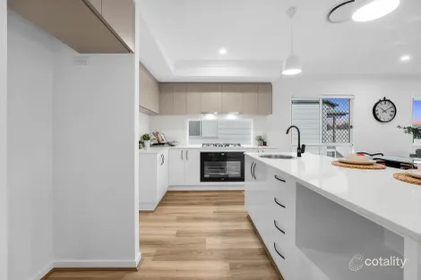 Property photo of 23 Bemina Crescent Spring Mountain QLD 4300