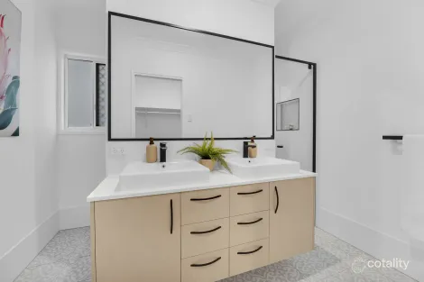 Property photo of 23 Bemina Crescent Spring Mountain QLD 4300