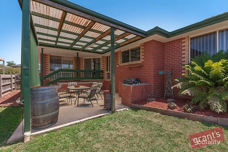 Property photo of 10 Ainsleigh Court Narre Warren VIC 3805