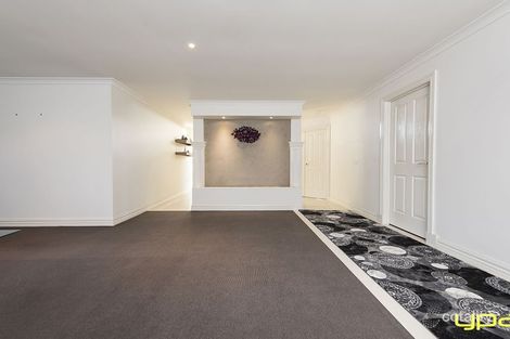 Property photo of 5 Cassan Way Caroline Springs VIC 3023