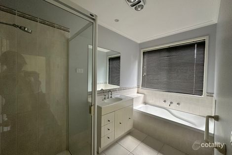 Property photo of 8 Howqua Place Pakenham VIC 3810