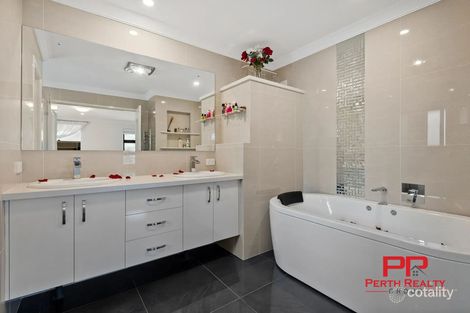 Property photo of 7 Tringa Circle Waterford WA 6152