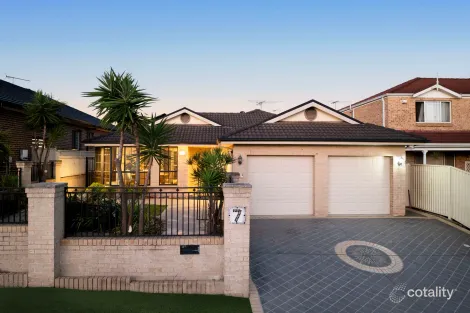 Property photo of 7 Idriess Place Casula NSW 2170