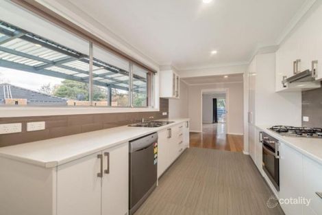 10 Holyrood Cres, Ringwood, VIC 3134