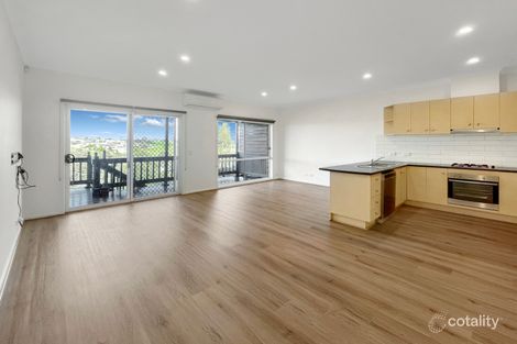 Property photo of 29 Seggan Circle Gowanbrae VIC 3043