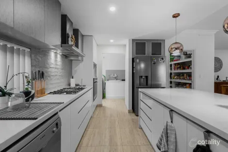 Property photo of 10 Betterton Road Caversham WA 6055