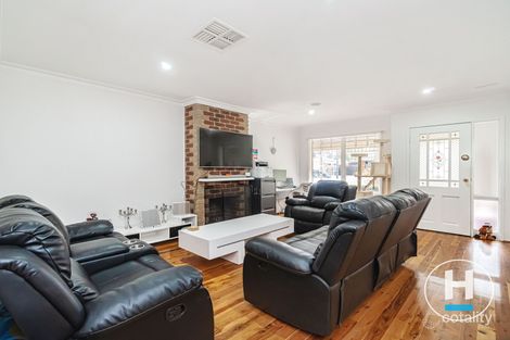 Property photo of 4 Hutchins Place Roxburgh Park VIC 3064