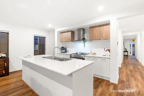 Property photo of 18 Canmore Street Werribee VIC 3030