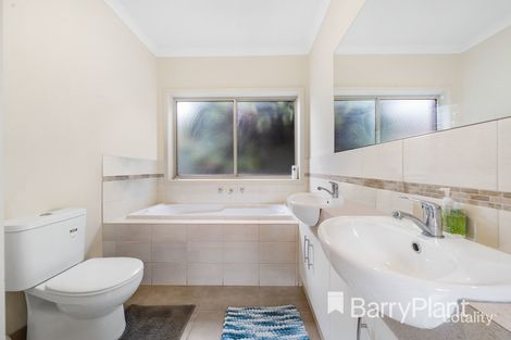 Property photo of 2/23 Branton Road Hoppers Crossing VIC 3029