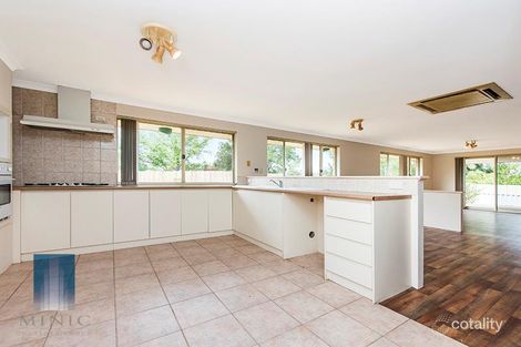 Property photo of 37 Aylesbury Close Jandakot WA 6164
