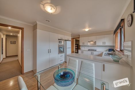 Property photo of 2/17 Lydia Mary Drive Berwick VIC 3806
