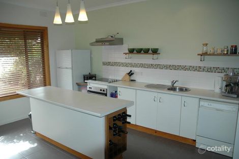 Property photo of 11 Lorikeet Close Ocean Grove VIC 3226