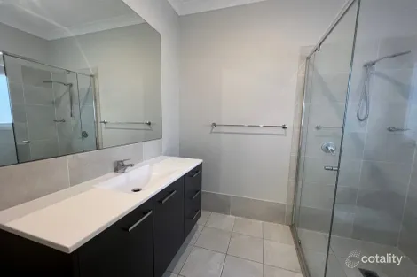 Property photo of 28 Windeyer Street Renwick NSW 2575
