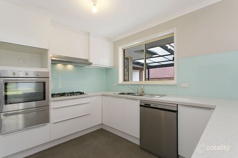Property photo of 16 Sandhurst Mews Hampton Park VIC 3976