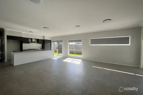 Property photo of 28 Windeyer Street Renwick NSW 2575