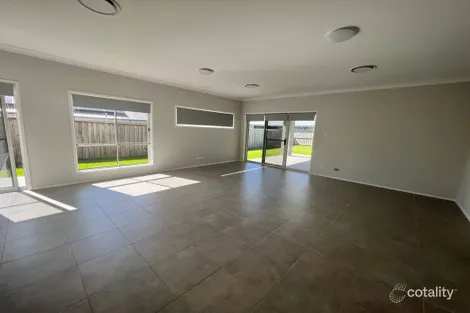 Property photo of 28 Windeyer Street Renwick NSW 2575