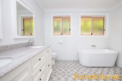 Property photo of 6 Lincoln Parkway Dubbo NSW 2830