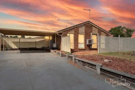 Property photo of 4 Pinnacle Crescent Brookfield VIC 3338