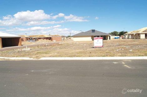 3 Fiore Ct, Lake Coogee, WA 6166