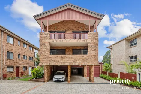 2/30 Hilltop Ave, Chermside, QLD 4032