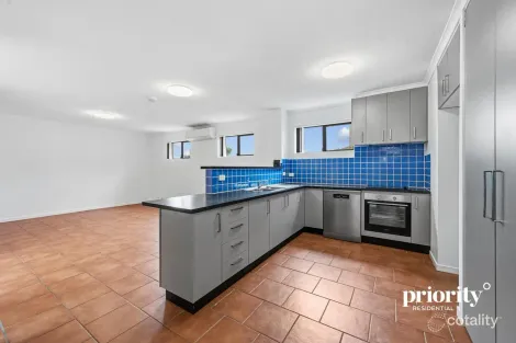 Property photo of 2/30 Hilltop Avenue Chermside QLD 4032