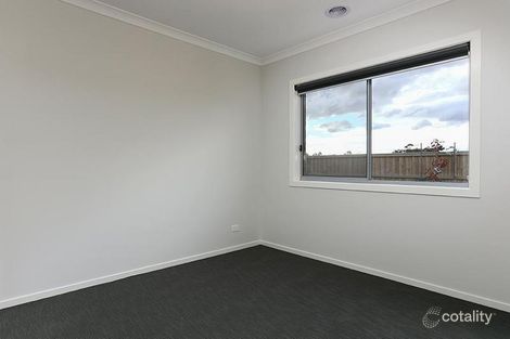 Property photo of 32 Leyana Crescent Brookfield VIC 3338