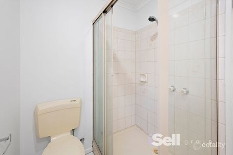 Property photo of 8 Lindenow Court Cranbourne North VIC 3977