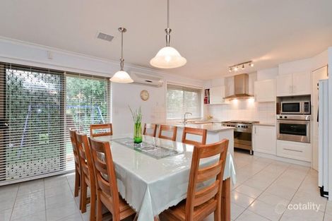 Property photo of 3 Sutherland Way Roxburgh Park VIC 3064