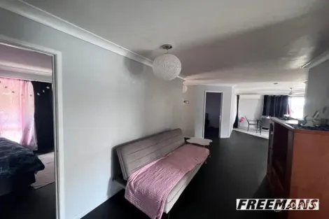 Property photo of 1 Martin Place Kingaroy QLD 4610