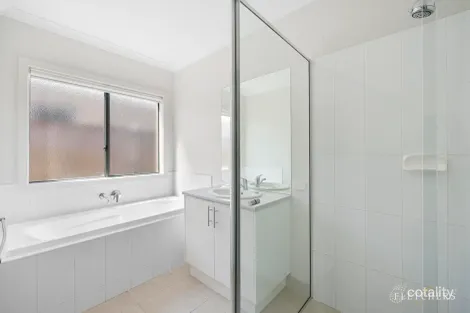 Property photo of 54 Strettle Crescent Cranbourne North VIC 3977