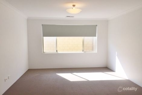 Property photo of 18 Claymore Place Piara Waters WA 6112