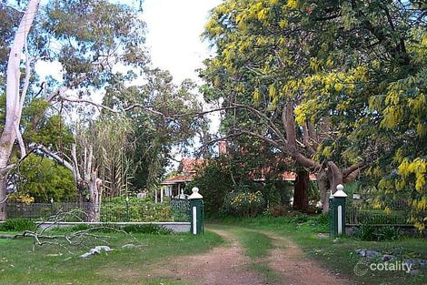 16 Mundaring Weir Rd, Mundaring, WA 6073