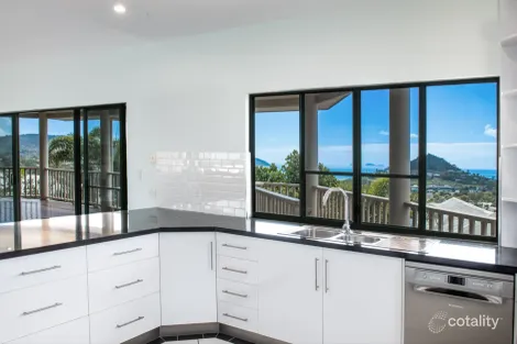 Property photo of 5 Panoramic Court Cannonvale QLD 4802