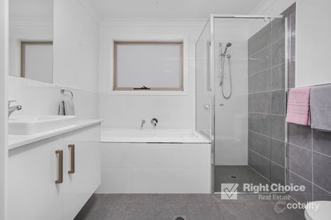 Property photo of 4/23 Tabourie Close Flinders NSW 2529