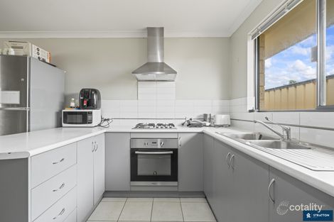 2/95 SPRING RD, THORNLIE, WA 6108