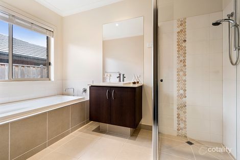 Property photo of 11 Tooradin Crescent Doreen VIC 3754